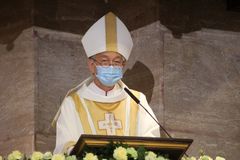 Leave your comfort zone, Manila bishop tells priests