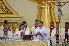 Youth ministry a priority for youngest Pinoy bishop