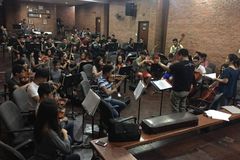 College student conducts orchestra for WACOM4