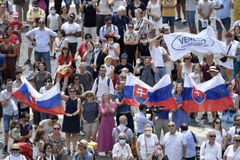More Catholics to see Pope Francis in Slovakia as COVID rules eased