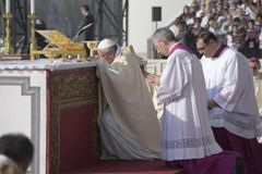 On Annunciation, Pope says God still seeks hearts like Mary