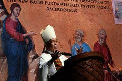 It’s simply inappropriate, CBCP head says on arming priests