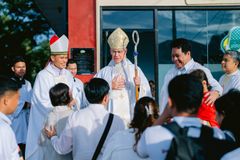 Tandag diocese inaugurates FM radio station