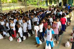 Simbahan, nagsagawa ng outreach program sa Aeta Magindi students