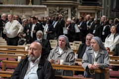 Synod vows to listen more to ‘everyone, starting with the poorest,’ in ‘Letter to People of God’
