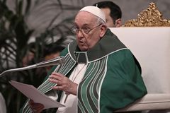 Pope Francis at Synod closing Mass: To reform the Church, adore God and love others