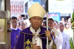 Tangkilikin ang maliliit na negosyante sa paggunita ng Undas