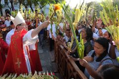Palm Sunday: Cardinal Tagle hits ‘kings’ who spread violence