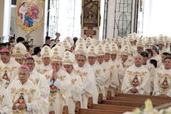CBCP warns Filipinos vs signing on to ‘deceptive’ charter change drive