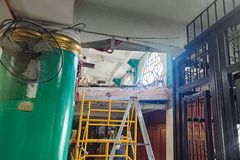 54 injured as Philippine church balcony collapses during mass