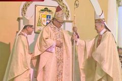 New military bishop assumes post