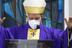 Mahal na araw gamitin sa pagbabago sa sarili, panawagan ni Cardinal Advincula