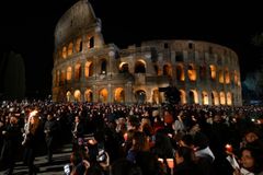 Pope Francis to write meditations for Good Friday Way of the Cross for first time