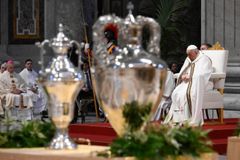 On Holy Thursday, Pope Francis asks priests to weep over their sins