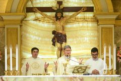 Godparents are to be ‘models’ of faith, not gift-givers — Cardinal Tagle