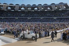 Witness to Christ with love, pope tells Catholics on Arabian Peninsula