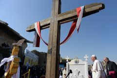 Iraqi cardinal: Pope Francis gave $350,000 for poor during Iraq trip