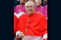 Cardinal Cacciavillan, former nuncio to the US, has died