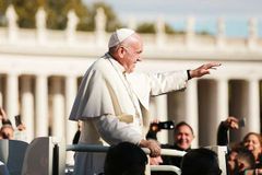 Pope calls catechists to be joyful, creative witnesses of Christ