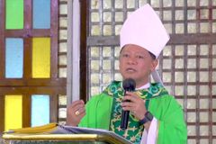 Archbishop to youth ministers: Be beacons of hope to suffering people