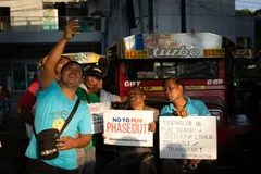 Jeepney drivers welcome Senate move to suspend transport modernization