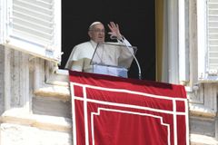 Pope at Angelus: ‘Material things do not give fullness to life’