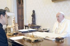 Pope Francis conveys ‘message of hope’ to Chinese Catholics, desire to visit China