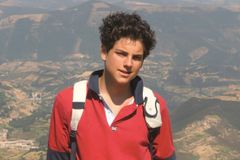 Pope Francis tells young people to prioritize the Eucharist like Carlo Acutis