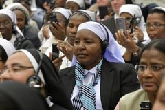 Pope discusses deaconesses, need for nuns to be servants not ‘maids’