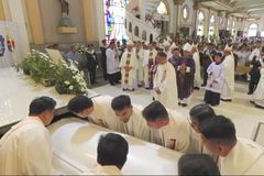 Retired Sorsogon bishop laid to rest