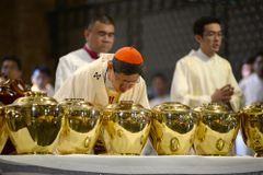 Cardinal Tagle warns priests against outside pressure: ‘It’s a trap’