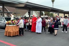 New U.S. cardinal leads Mass to honor San Lorenzo Ruiz