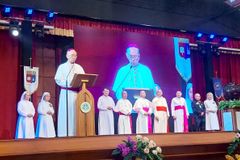 Thailand’s first Catholic nursing college celebrates four decades of service