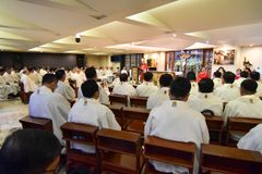 Manila archbishop urges clergy to stay in ‘permanent state of mission’