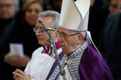Pope updates resignation norms for bishops, prelates in Roman Curia