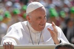 Pope Francis: Don’t hide wrinkles, it’s ‘the heart that matters’