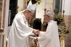 ‘Still in God’s service’: 85-year-old Manila priest renews vows at Chrism Mass