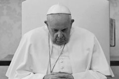 Mananampalatayang Pilipino, hinimok na mag-alay ng panalangin kay Pope Francis