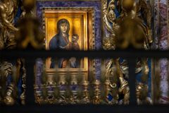 Who are the many popes not buried in the Vatican?