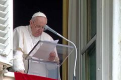 Pope Francis weeps at Ukraine suffering, calls for daily rosary for peace