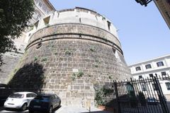 Pope Francis instructs Vatican entities to move all funds to Vatican bank by Sept. 30