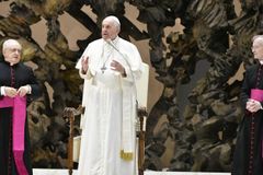 Pope Francis: An alliance between old and young will save the family