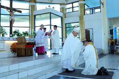 Heeding God’s call: Accountant, nurse among Davao’s new priests