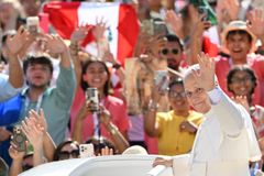 Pope at Audience: May our means of communication heal you and not trouble you