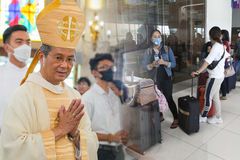 OFW’s, tinawag ni Bishop Santos na “spiritual torchbearers” - VeritasPH