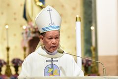 Cardinal Advincula urges Filipinos to fight   corruption with peaceful but concrete action