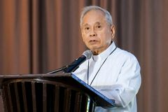 Gov’t honors Cardinal Quevedo for peace work
