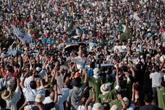 Pope to young people: Go beyond your comfort zones and build peace