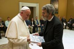 Pope Francis to call astronauts aboard the Space Station