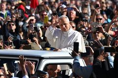 Pope at Audience: The Resurrection transforms every aspect of our lives